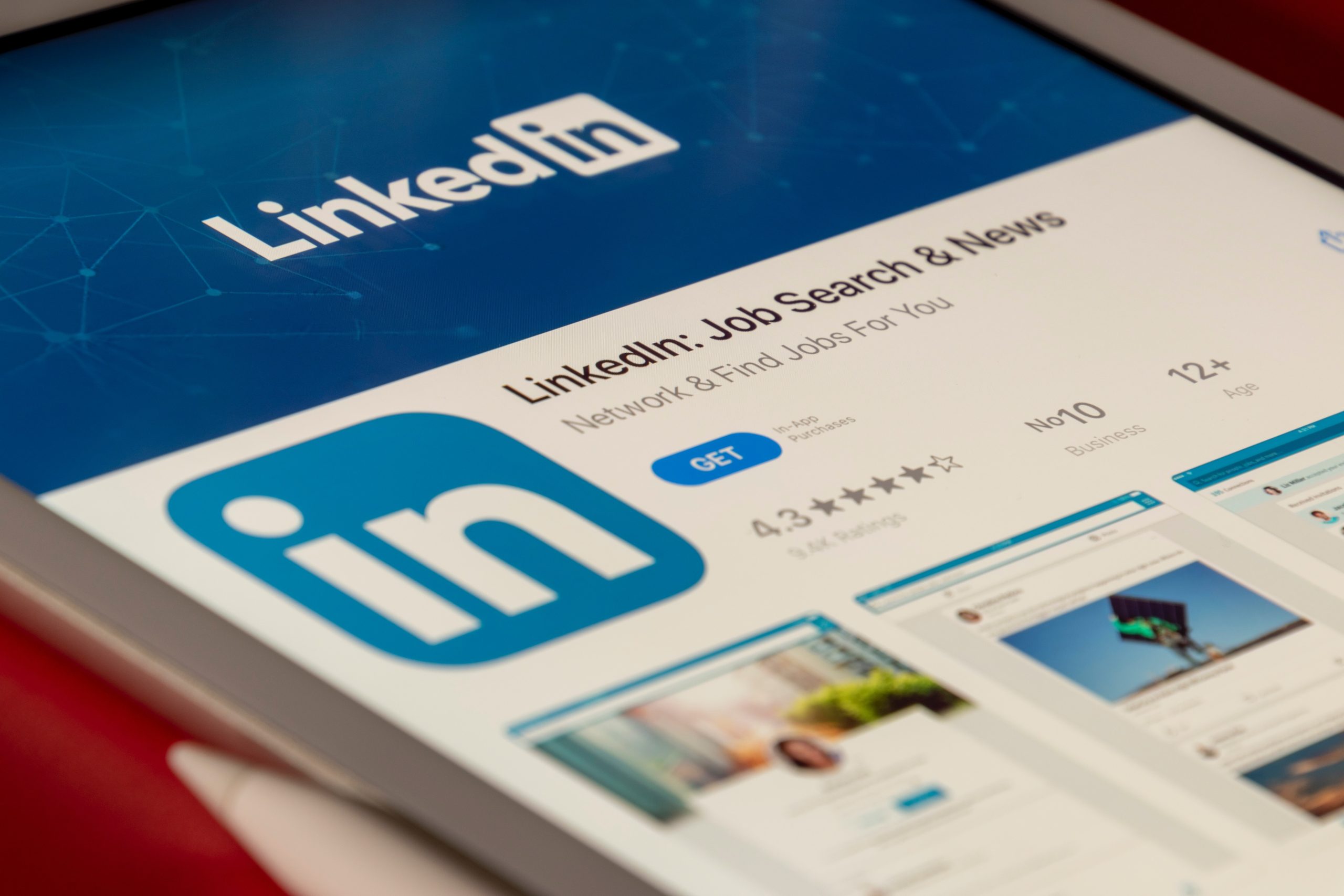 Top 5 Tips for Your Gaming LinkedIn Cover Photo